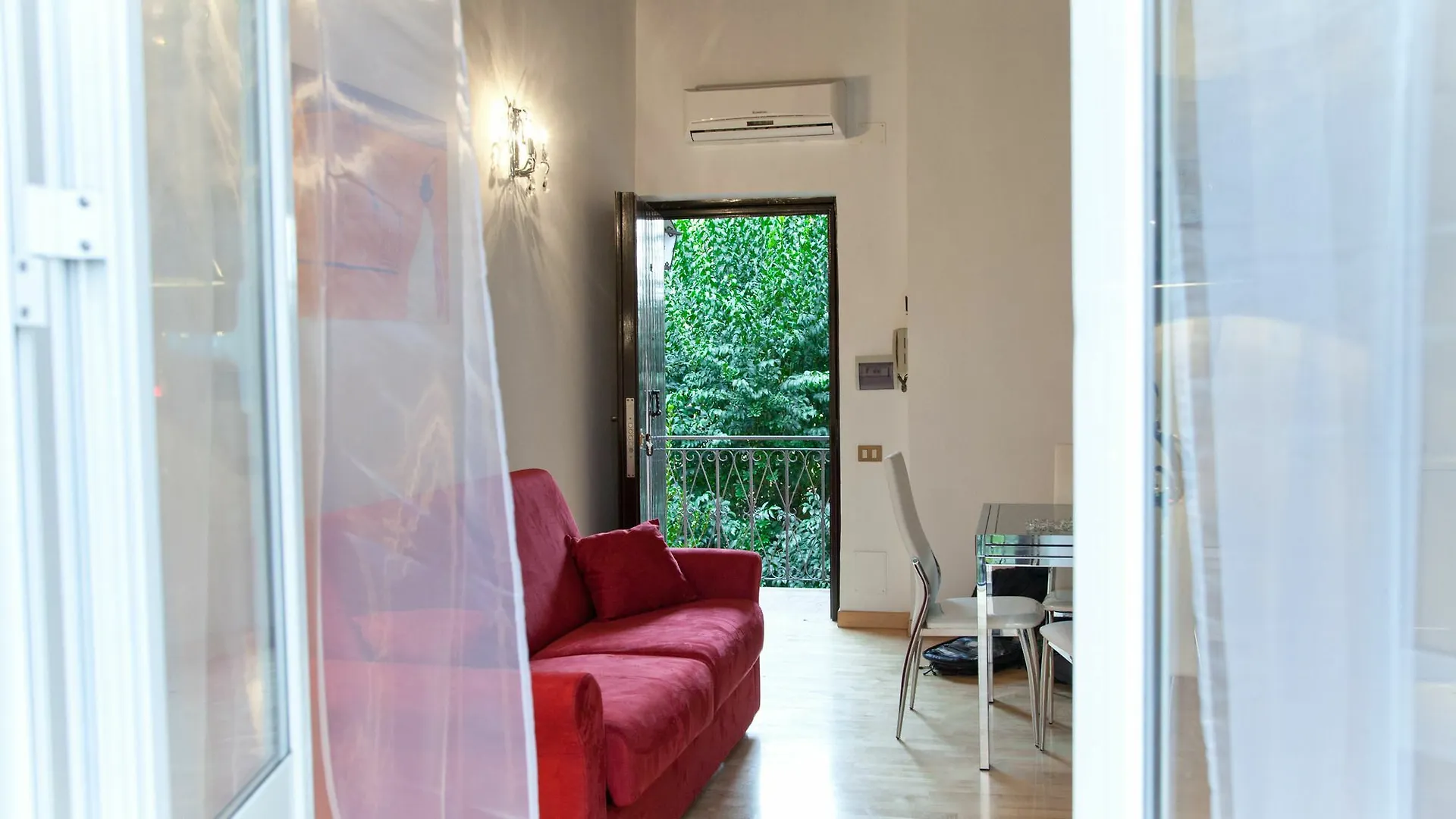 Rental In Rome - San Pio Apartment Италия